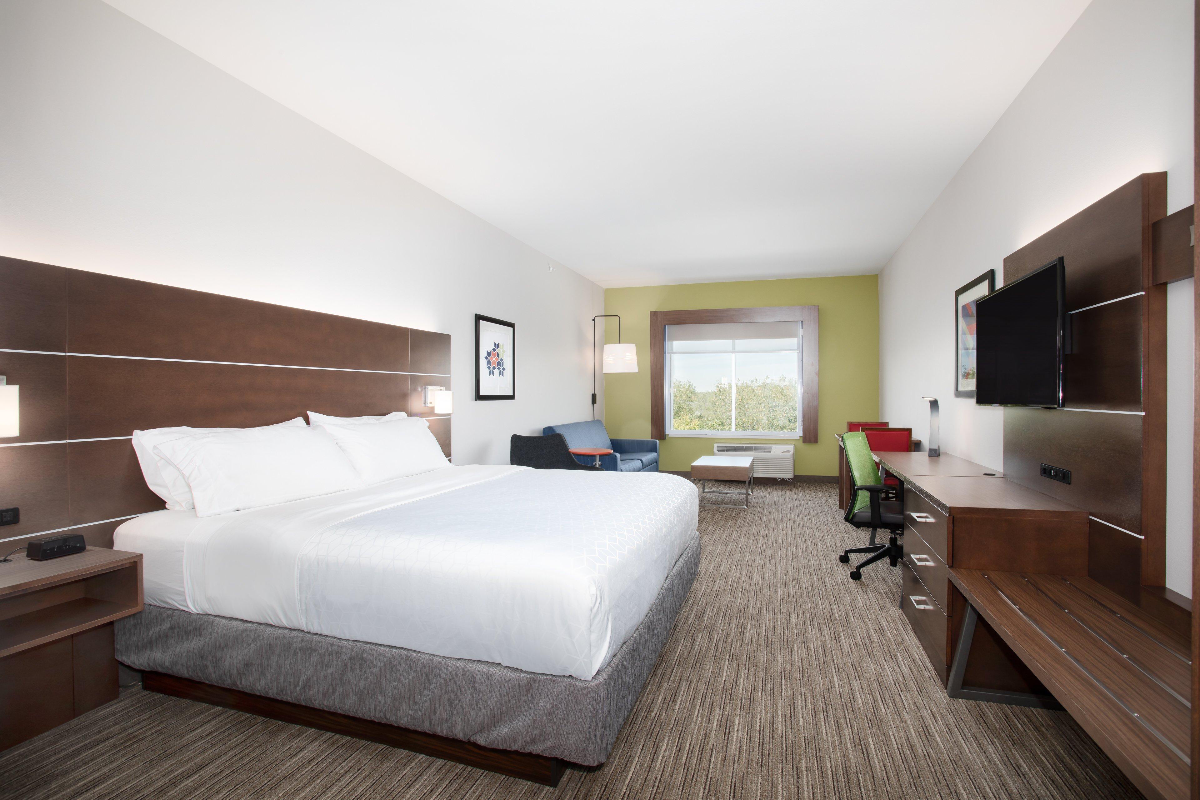 Hotel Holiday Express & - By Ihg